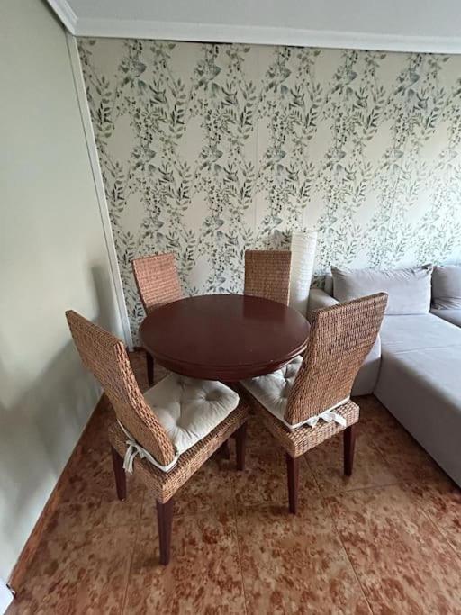 Playa De Berria -Apartamento Con Piscina Y Vistas Al Mar Santona Ngoại thất bức ảnh