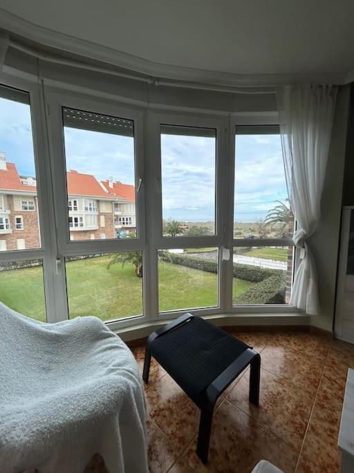 Playa De Berria -Apartamento Con Piscina Y Vistas Al Mar Santona Ngoại thất bức ảnh