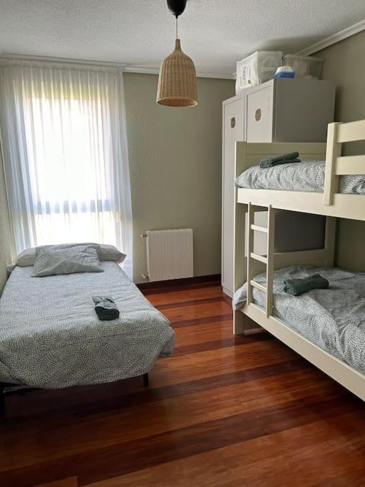 Playa De Berria -Apartamento Con Piscina Y Vistas Al Mar Santona Ngoại thất bức ảnh