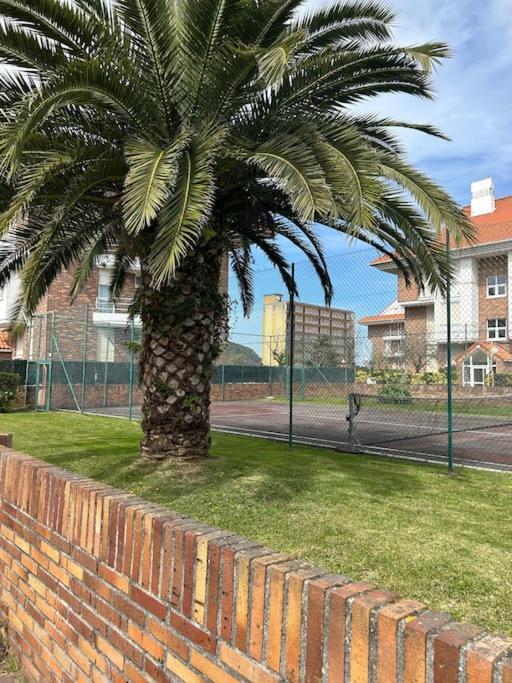 Playa De Berria -Apartamento Con Piscina Y Vistas Al Mar Santona Ngoại thất bức ảnh